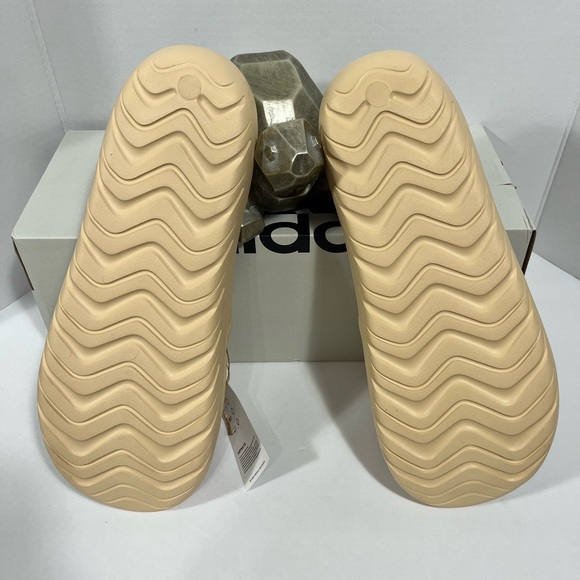 NIB ADIDAS UNI-SEX SLIDES/SANDALS/FLIP-FLOPS - Picture 10 of 13